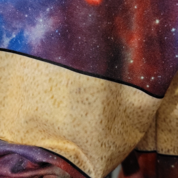 WOMEN'S SOFT SHINY CHRISTMAS SWEAT SHIRT STYLE WRAPED PACKAGE ART/SIZE MEDIUM - Picture 11 of 15